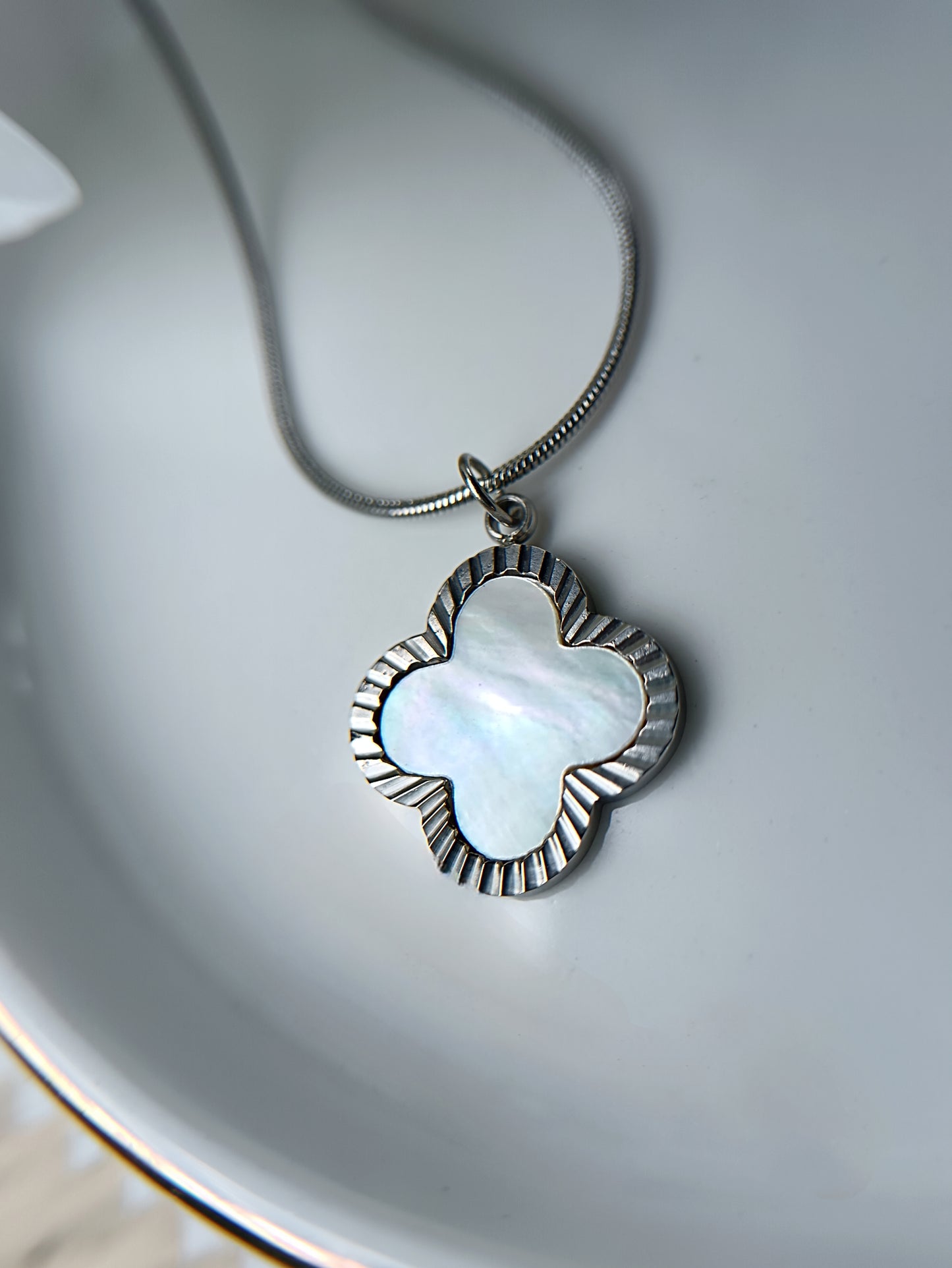 Collier Nawelle