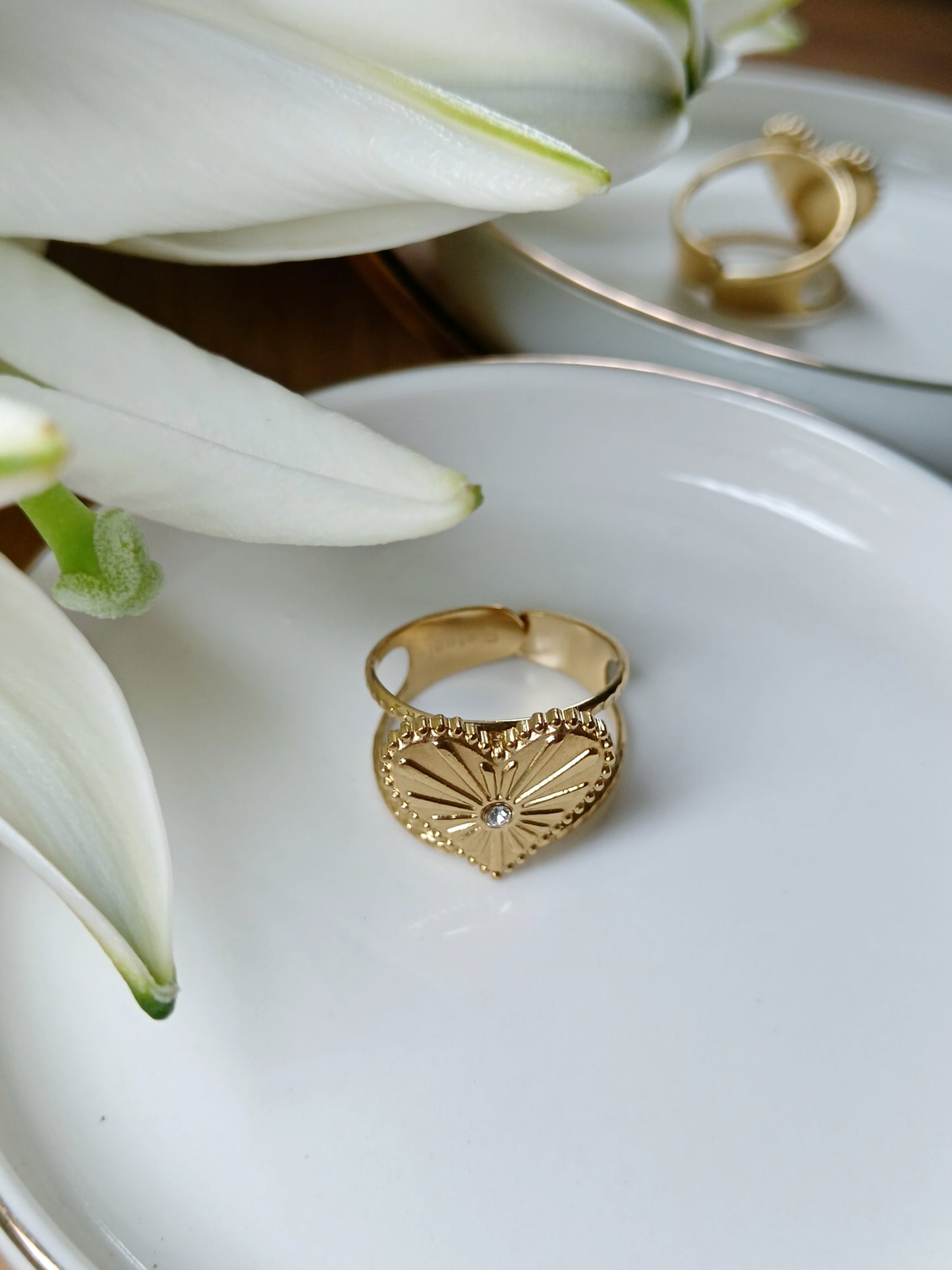 Bague cœur travaillé strass diamant en acier inoxydable doré