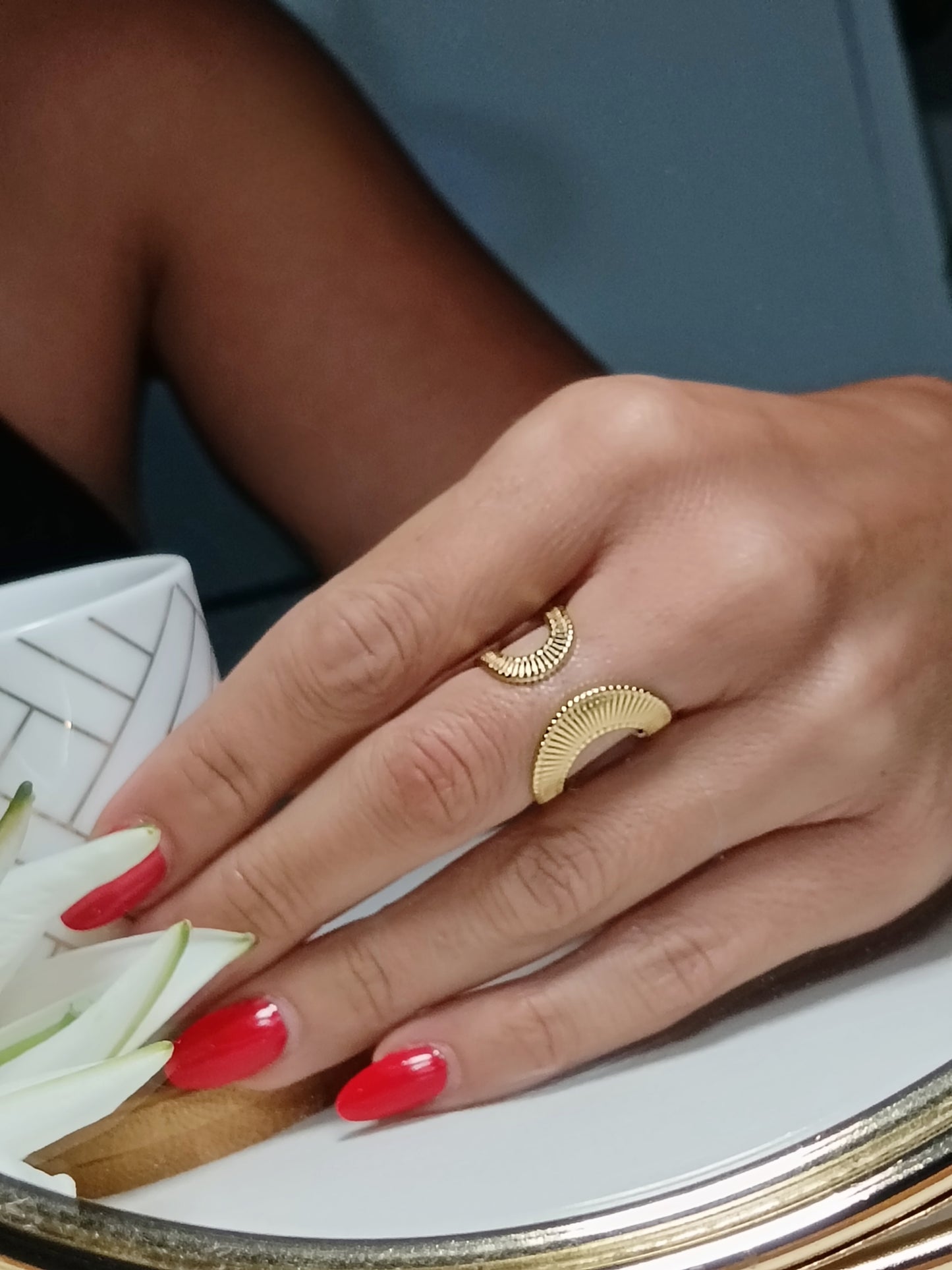 Bague ouverte réglable en acier inoxydable doré striée