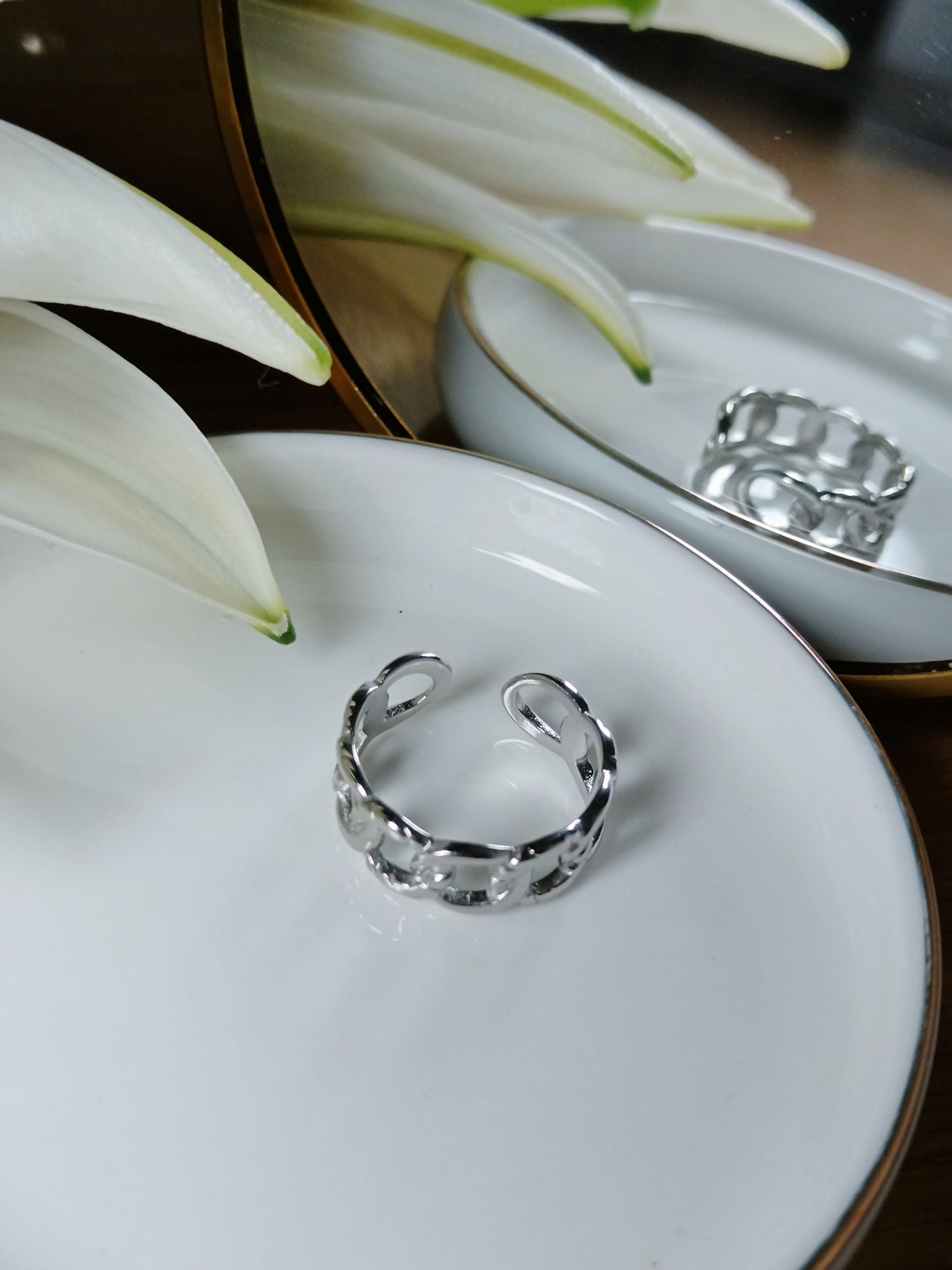 Bague en acier inoxydable argenté argent anneaux entrelacés martelé travaillé réglable Ajustable