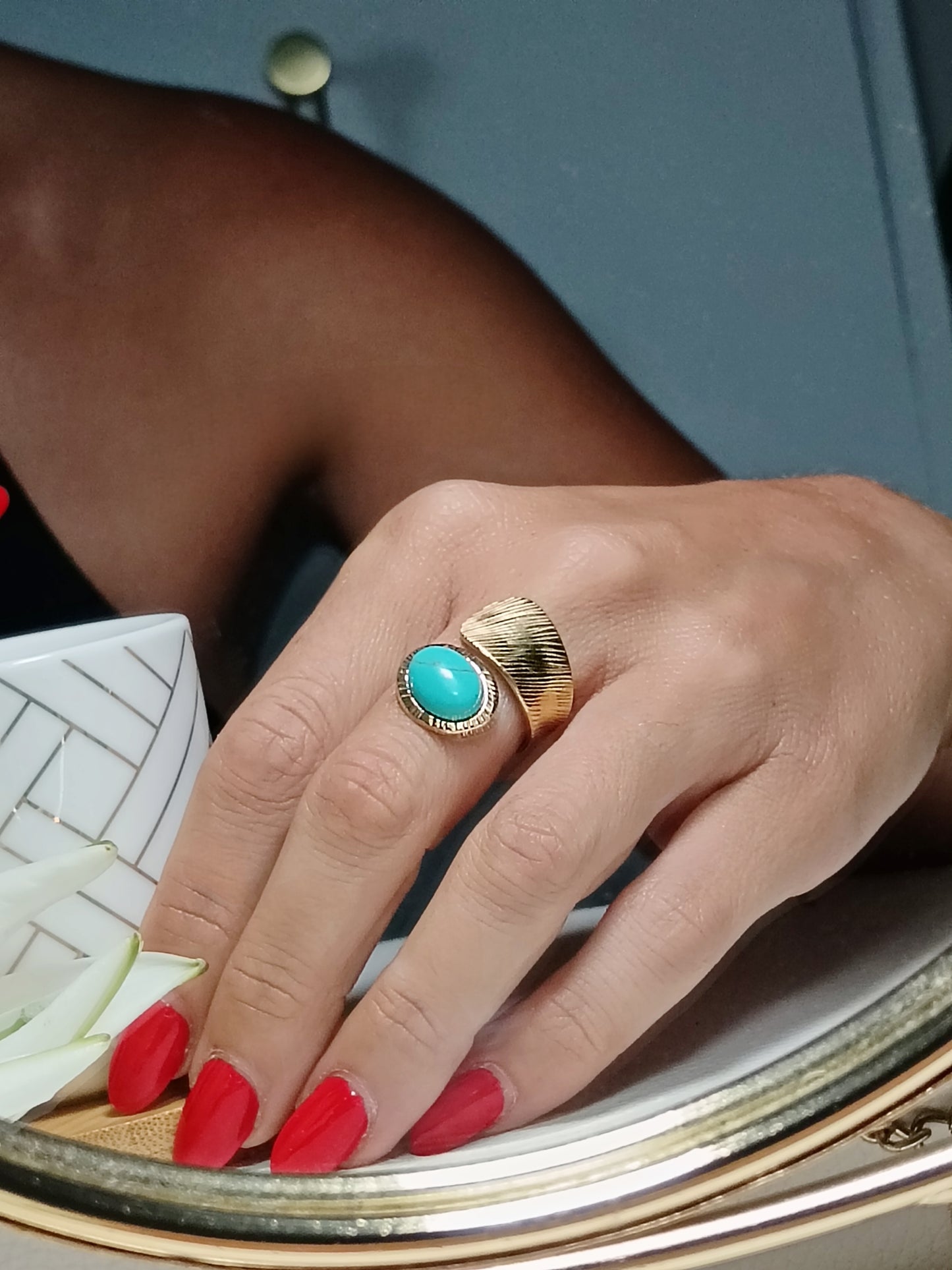 Bague texturée en acier inoxydable doré et pierre de turquoise naturelle réglable Ajustable