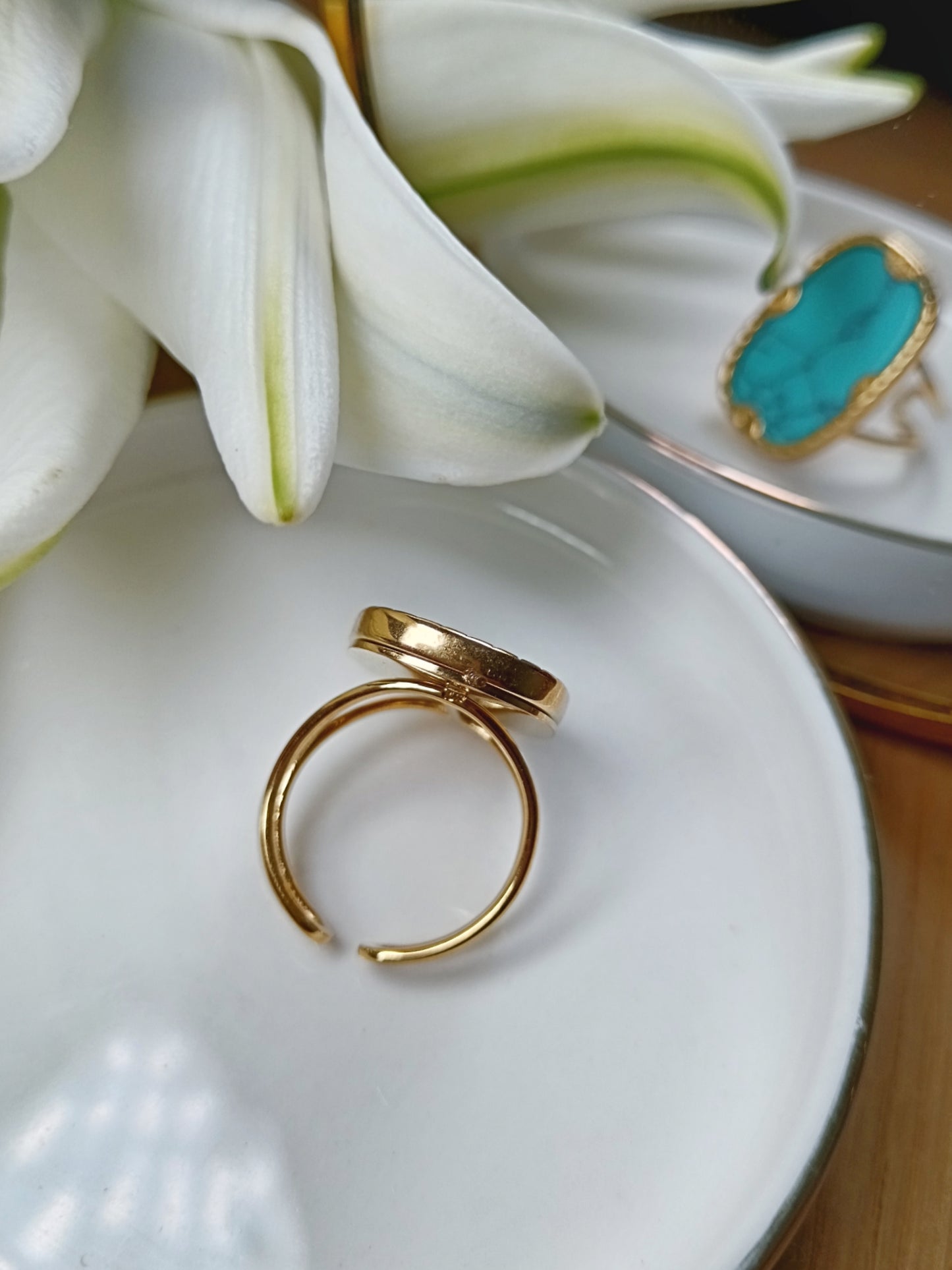 Bague rectangulaire rectangle avec turquoise naturelle monté sur acier inoxydable réglable Ajustable