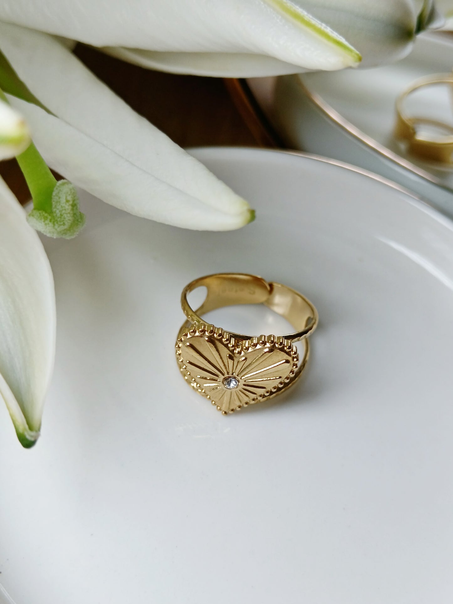 Bague cœur travaillé strass diamant en acier inoxydable doré