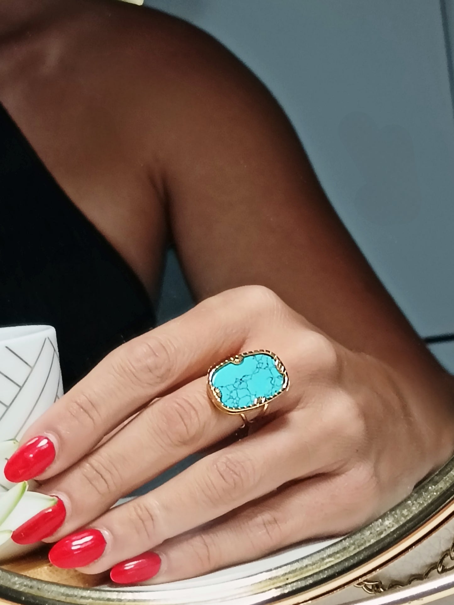 Bague rectangulaire rectangle avec turquoise naturelle monté sur acier inoxydable réglable Ajustable