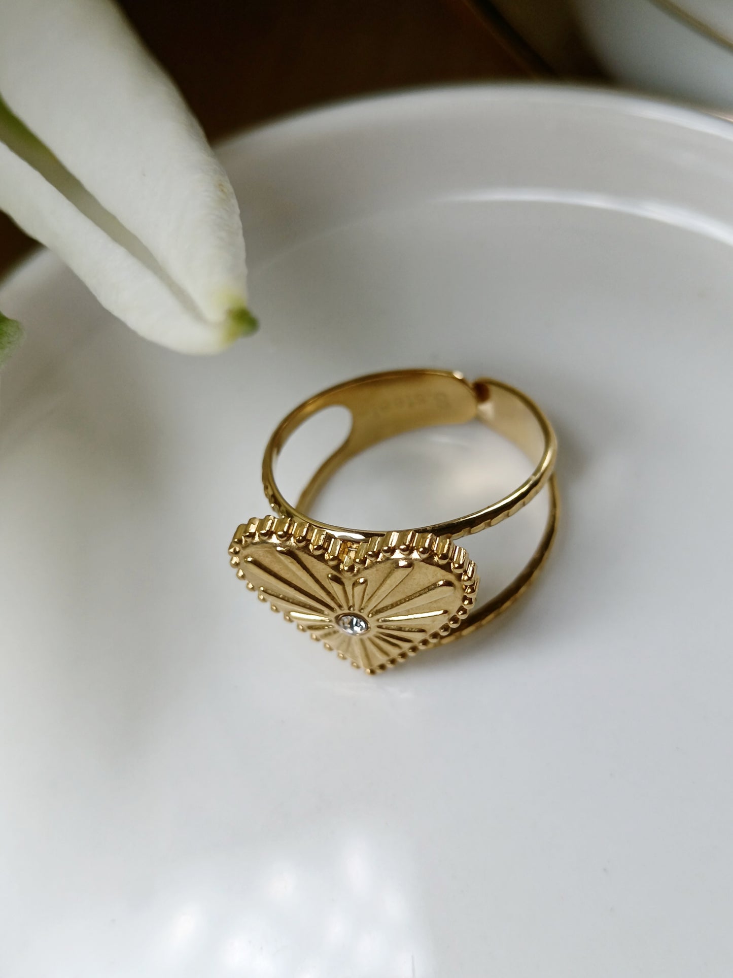 Bague cœur travaillé strass diamant en acier inoxydable doré