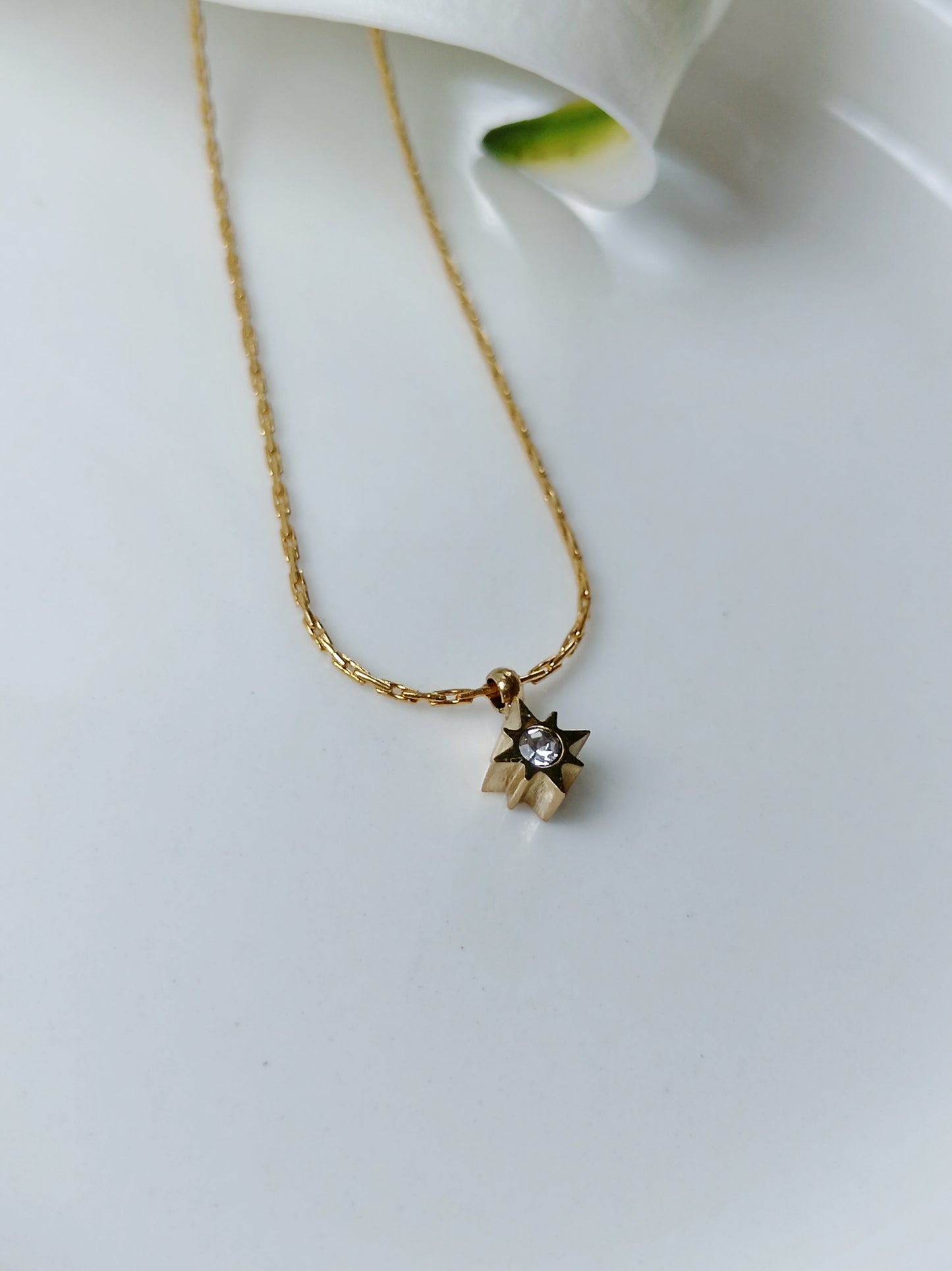 Collier étoile strass en acier inoxydable doré