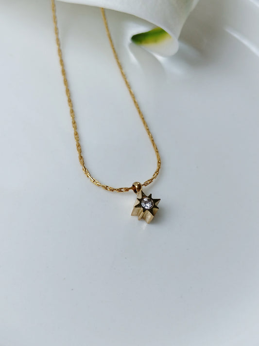 Collier étoile strass en acier inoxydable doré