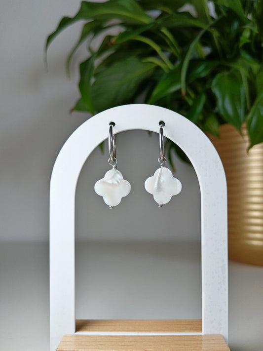 Boucles d'oreilles trèfles nacre