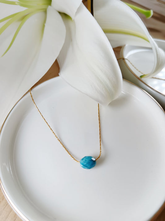 Collier en chaîne Serpentine fine en acier inoxydable doré et pierre apatite naturelle