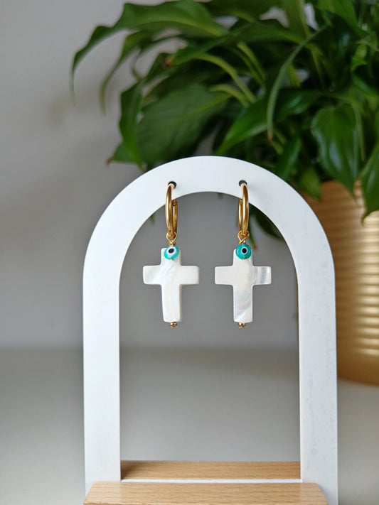 Boucles d'oreilles croix nacre