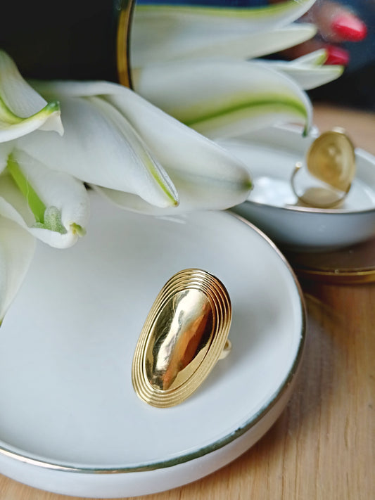 Bague ovale martelé en acier inoxydable doré réglable Ajustable 