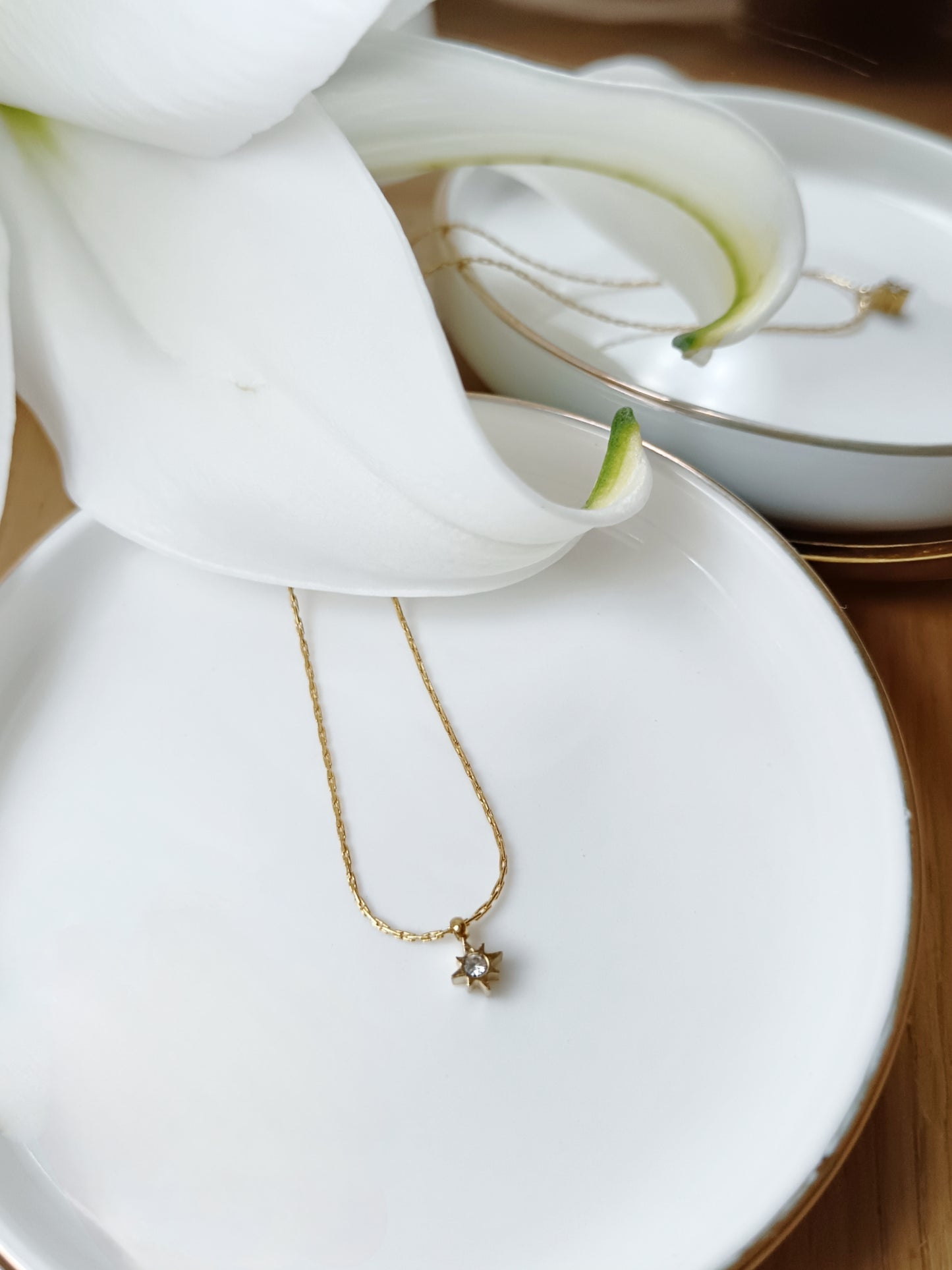 Collier étoile strass en acier inoxydable doré