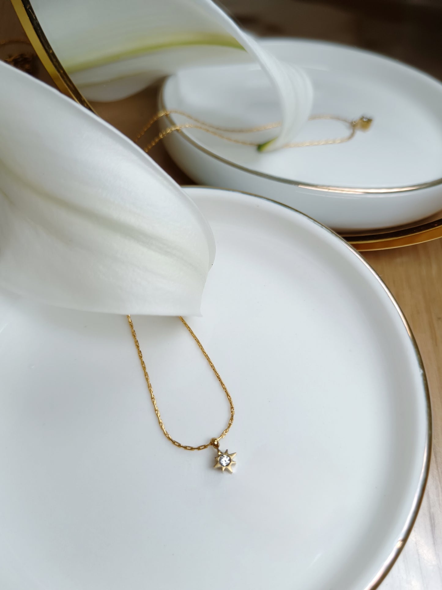 Collier étoile strass en acier inoxydable doré