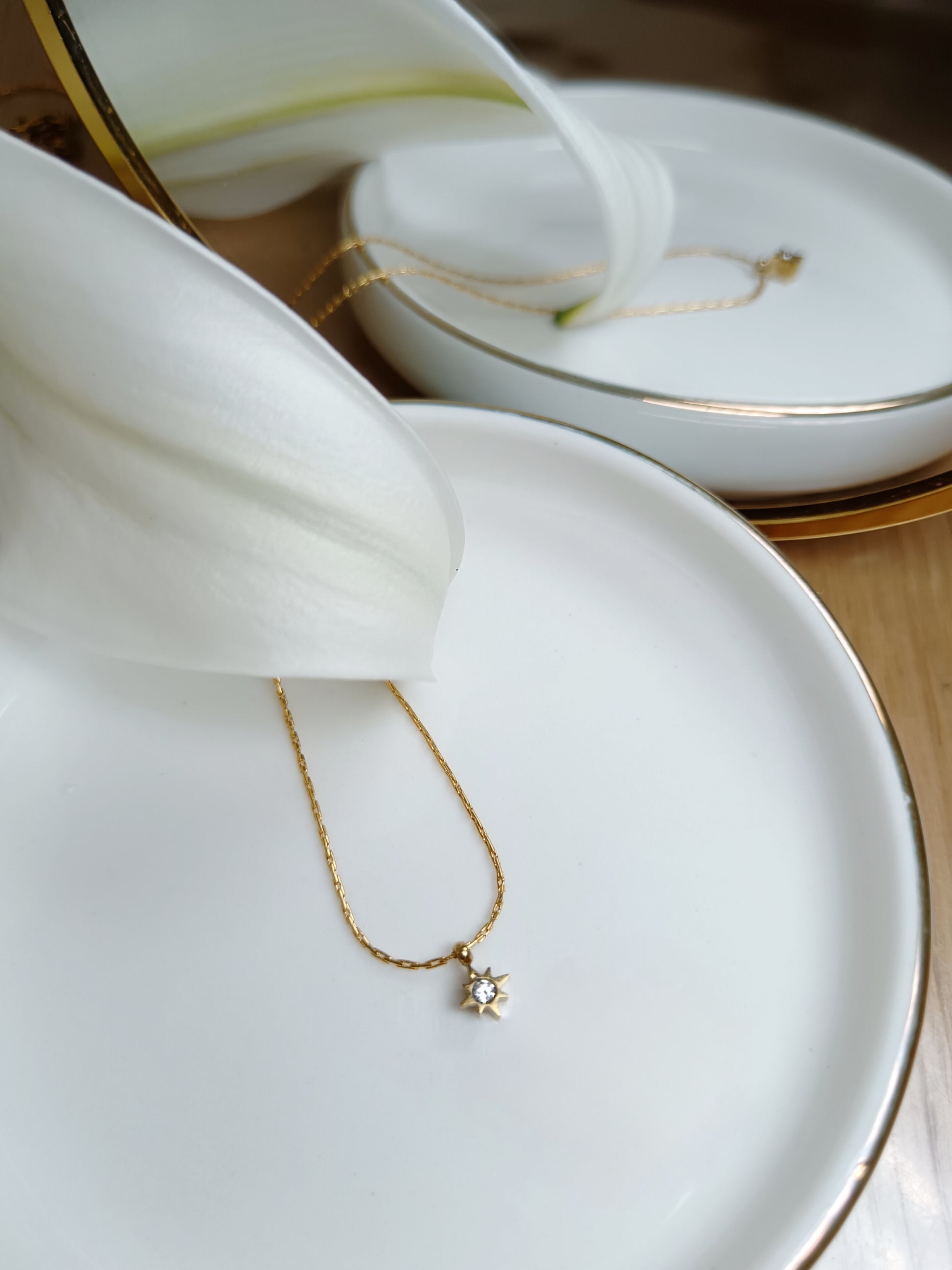 Collier étoile strass en acier inoxydable doré